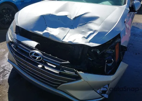 2019 Hyundai Elantra Se из США, поврежденный, VIN 5NPD74LF4KH449031